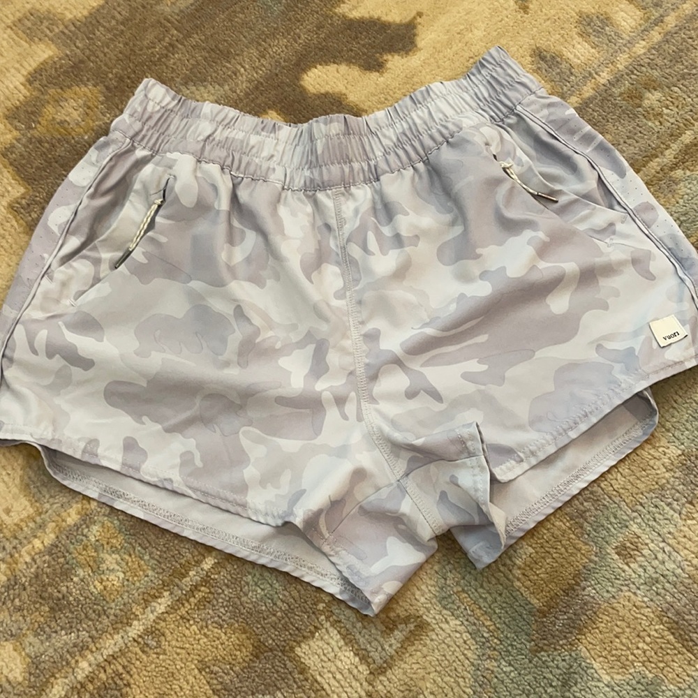 Vuori “Dash short” pale gray camo shorts worn twice